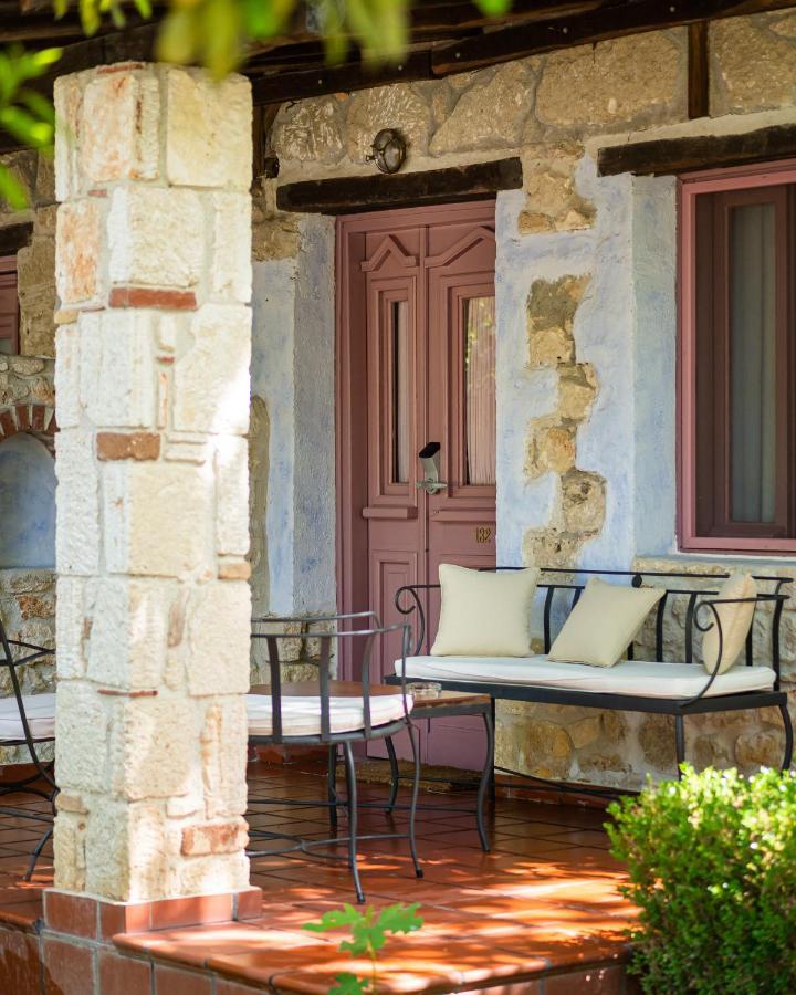 Petrino Eco Village 4*
