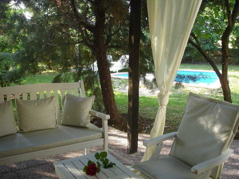 Petrino Eco Village 4*